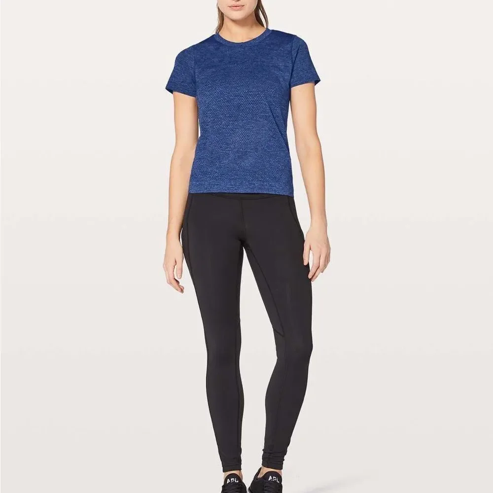 Lululemon Breeze By Short Sleeve in Blazer Blue / Black Size 4